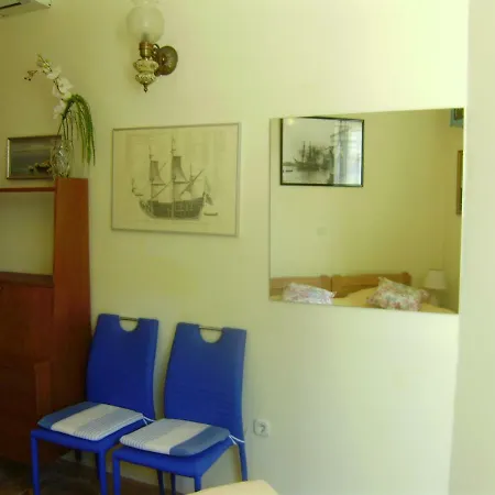 Anthea בית הארחה 3*