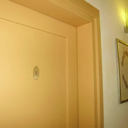 بيت ضيافة Anthea 3*