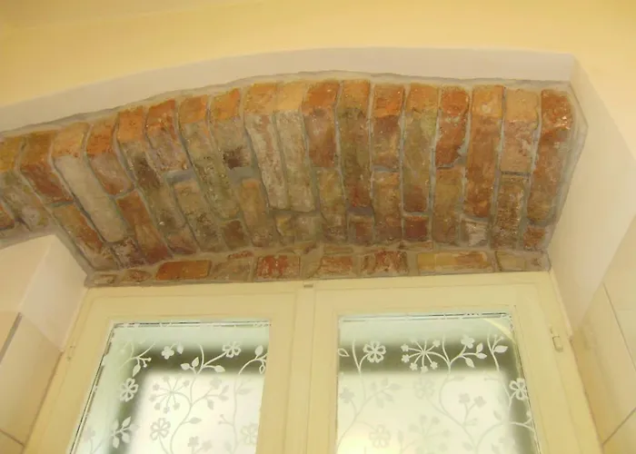 Anthea בית הארחה 3*